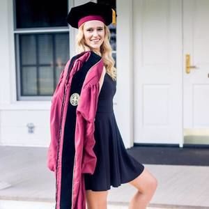 Meet your Posher, Alexis